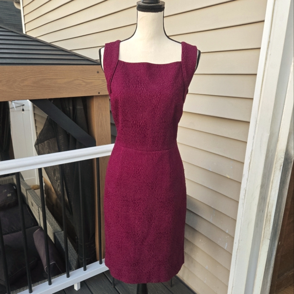 Banana republic size 8 burgundy dress